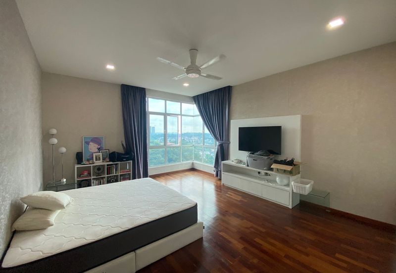 Summerscape Luxury Condominium