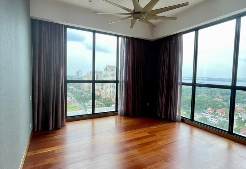 The Straits Apartment