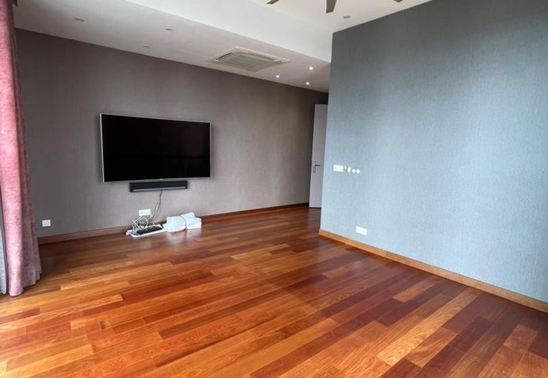 The Straits Apartment