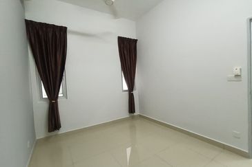 Setia Tropika Nasa City Brand New Residence 2 Bedrooms Partial Furnished For Rent 🎏 🎏 