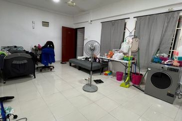 Bangunan Duta Impian (The Embassy Suites)