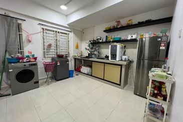 Bangunan Duta Impian (The Embassy Suites)