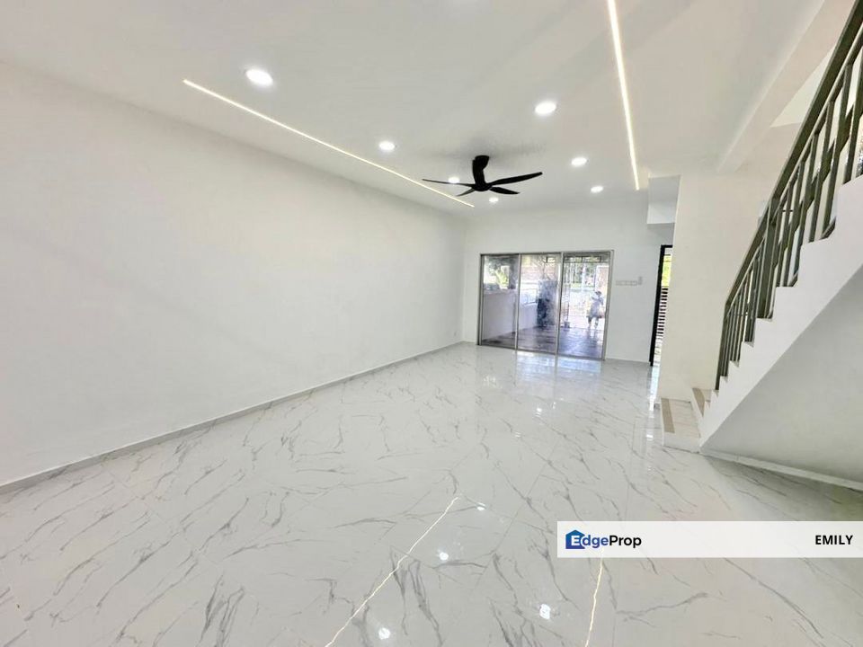 Seri Austin 2 Storey Terrace House UNBLOCK South Facing For Sale with Renovated Condition 🔮🔮, Johor, Johor Bahru