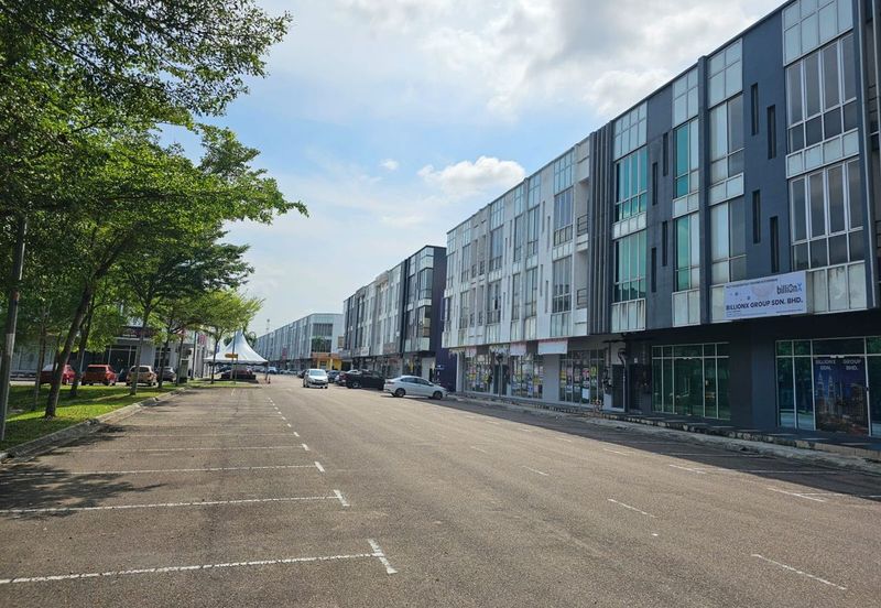 Oasis 2 @ Tropicana Danga Cove