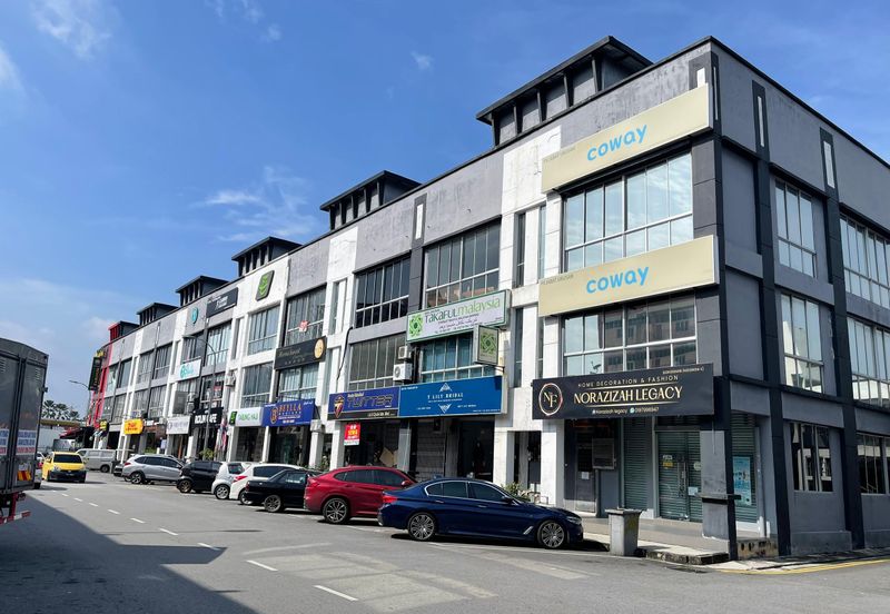 Kota Tinggi Town Area Nearby Famous Chain Nasi Kandar Restaurant 2nd Floor Shoplot with Partition Rooms  For Rent 🔥 🔥 🔥 