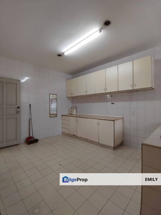 Johor Jaya Ros Merah Height Double Storey Partial Furnished 4 Beds 3 Baths For Rent 🎏 🎏 🎏 , Johor, Johor Bahru