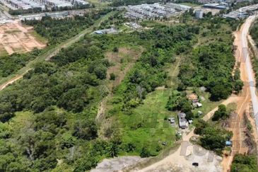 Sungai Masai Zone Commercial Land For Sale