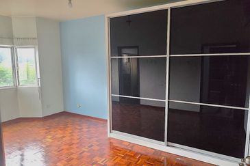 Endah Regal Condominium