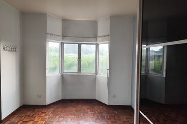 Endah Regal Condominium