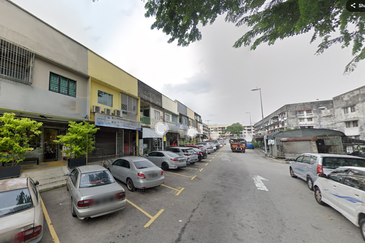 RENT @ Group Floor Shop Lot for Rent At Yulek Taman Cheras