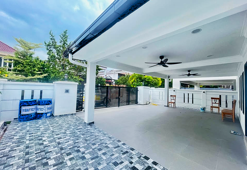 Jalan Suasana, Bandar Tun Hussein Onn