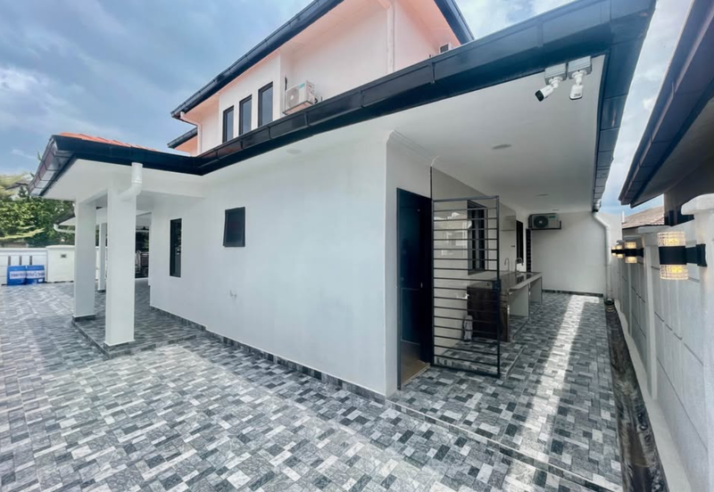 Jalan Suasana, Bandar Tun Hussein Onn