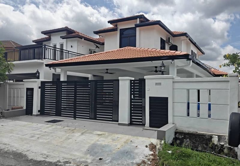 Jalan Suasana, Bandar Tun Hussein Onn