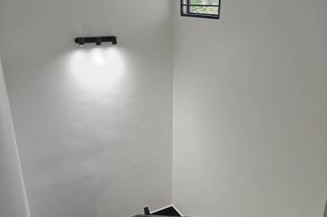 Jalan Suasana, Bandar Tun Hussein Onn