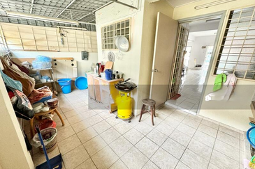 SALE @Double Storey 18x65, Taman Pinggiran Putra Equine Park , Seri Kembangan