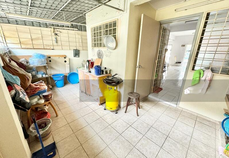 SALE @Double Storey 18x65, Taman Pinggiran Putra Equine Park , Seri Kembangan