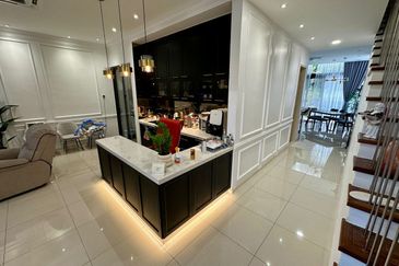 RENT @ LakeFields Reed 3 Story House Fully Furnished @ Sungai Besi , Tasik Damai KL