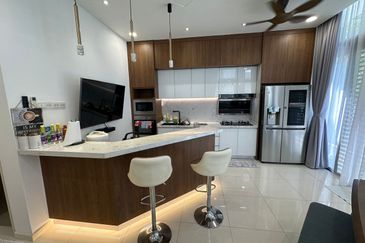 RENT @ LakeFields Reed 3 Story House Fully Furnished @ Sungai Besi , Tasik Damai KL