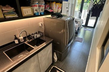 RENT @ LakeFields Reed 3 Story House Fully Furnished @ Sungai Besi , Tasik Damai KL