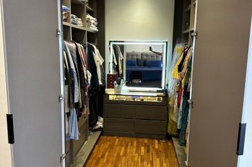 RENT @ LakeFields Reed 3 Story House Fully Furnished @ Sungai Besi , Tasik Damai KL