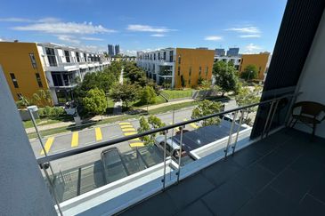 RENT @ LakeFields Reed 3 Story House Fully Furnished @ Sungai Besi , Tasik Damai KL