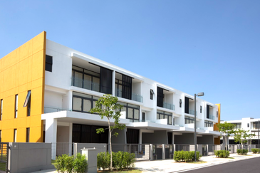 RENT @ LakeFields Reed 3 Story House Fully Furnished @ Sungai Besi , Tasik Damai KL