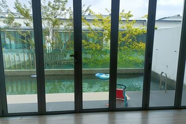 RENT @ Reflexion Pool Villa P/Furnish 3 Storey Puchong South 