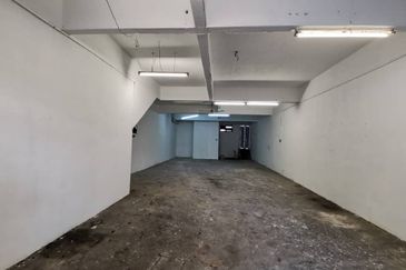 RENT @ Ground Floor Shoplot (22x70) At Jalan Lang Kuning, Kepong Baru