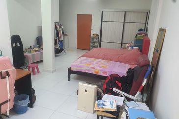 RENT @ 2 Storey Terrace House OUG Overseas United Garden