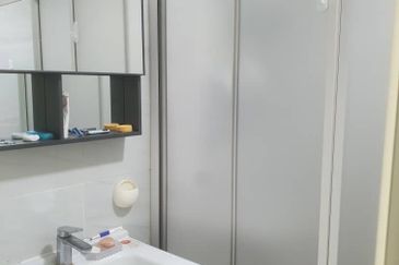 RENT @ 2 Storey Terrace House OUG Overseas United Garden