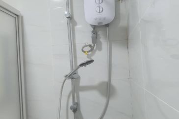 RENT @ 2 Storey Terrace House OUG Overseas United Garden