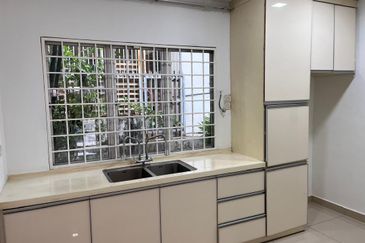 SALE @ 3-Storey Terrace @  Taman Persiaran Putra, Kuala Lumpur, Taman Persiaran Putra, Seputeh KL
