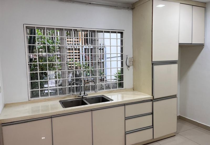 SALE @ 3-Storey Terrace @  Taman Persiaran Putra, Kuala Lumpur, Taman Persiaran Putra, Seputeh KL