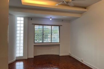 RENT @ 3-Storey Terrace @ Persiaran Syed Putra Taman Persiaran Putra, Seputeh KL