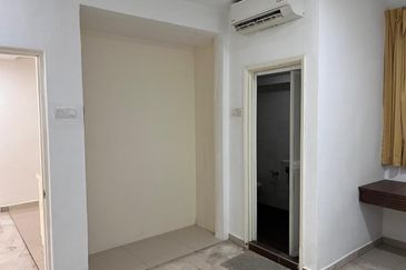 RENT @ 3-Storey Terrace @ Persiaran Syed Putra Taman Persiaran Putra, Seputeh KL
