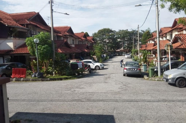 RENT @ Townhouse 3 Rooms Taman Desa Damai, Alam Damai Cheras, KL