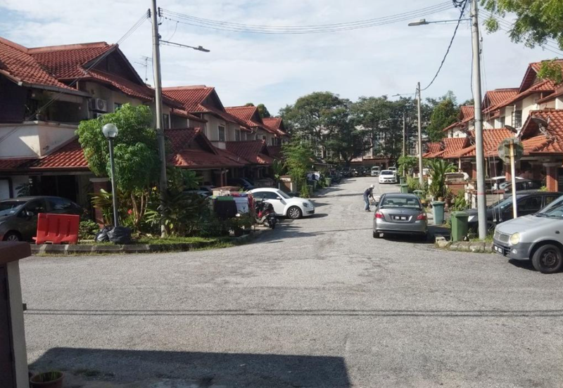 RENT @ Townhouse 3 Rooms Taman Desa Damai, Alam Damai Cheras, KL