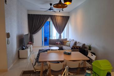 Aurora Tower @ Eco Sky