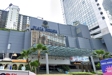 Komplek Nagaria (Plaza Berjaya)