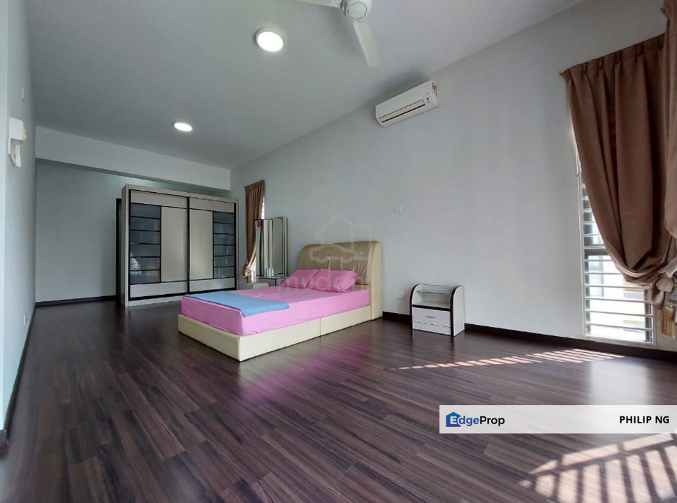 RENT @ FREEHOLD 3 Storey Semi-D House Taman Saujana Suria, Kajang, Selangor, Kajang