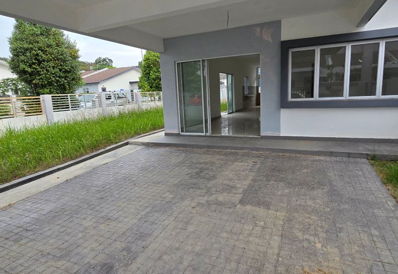 SALE [Corner Lot] Single Storey @ Mahkota Hills, Lenggeng, Negeri Sembilan 