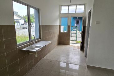 SALE [Corner Lot] Single Storey @ Mahkota Hills, Lenggeng, Negeri Sembilan 