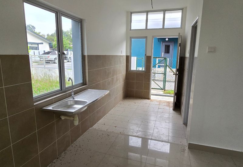 SALE [Corner Lot] Single Storey @ Mahkota Hills, Lenggeng, Negeri Sembilan 