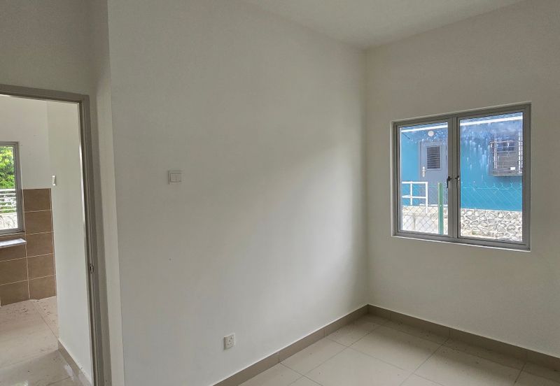 SALE [Corner Lot] Single Storey @ Mahkota Hills, Lenggeng, Negeri Sembilan 