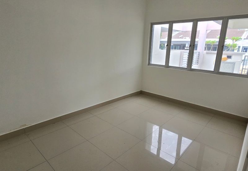 SALE [Corner Lot] Single Storey @ Mahkota Hills, Lenggeng, Negeri Sembilan 