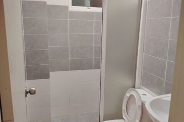 SALE @ Freehold Goodview Heights TownHouse Group Floor @ Kajang, Sungai Long Selangor