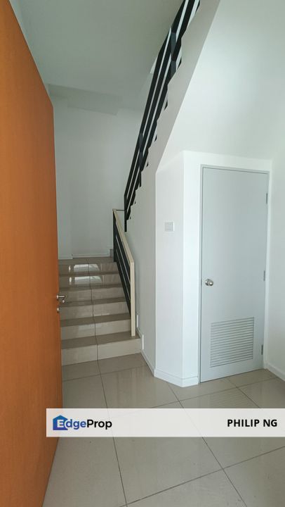 SALE @ END LOT Tmn Akasia Semenyih Townhouse 3 Rooms Freehold Near Nottingham University, Selangor, Semenyih