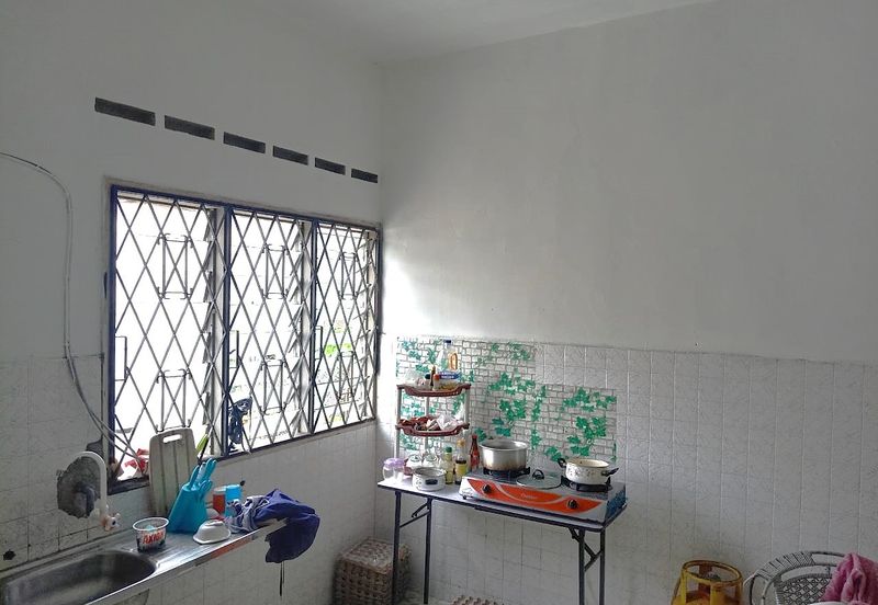 Taman Wangi (Tepi Sungai)