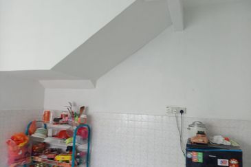 Taman Wangi (Tepi Sungai)