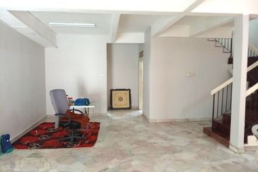 Taman Wangi (Tepi Sungai)